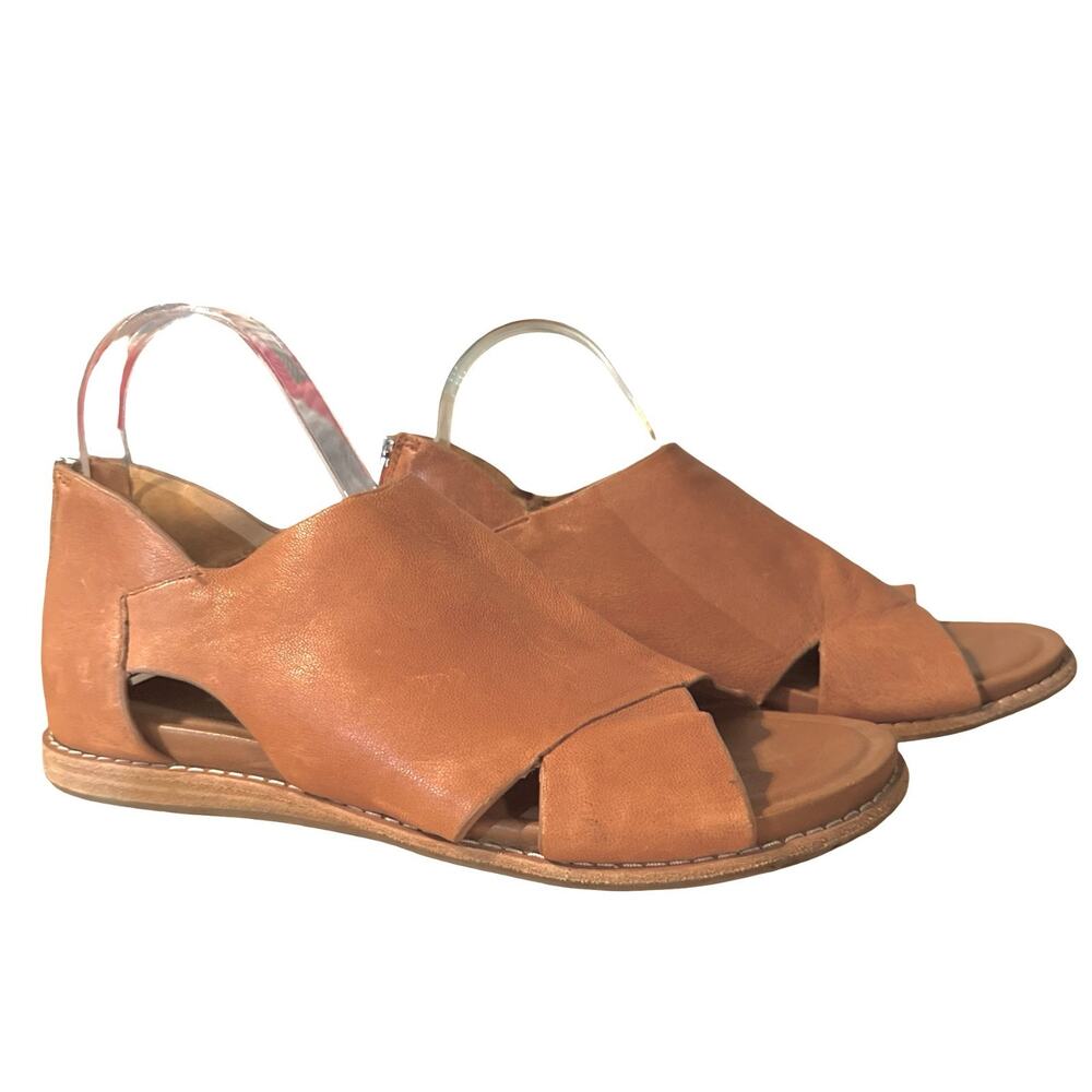 Sofft Evonne Leather Open Toe Sandals Flats Shoes Side Cut Outs Zip Up sz 9 M